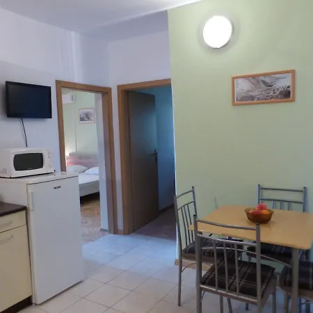 Smiljana * Omiš